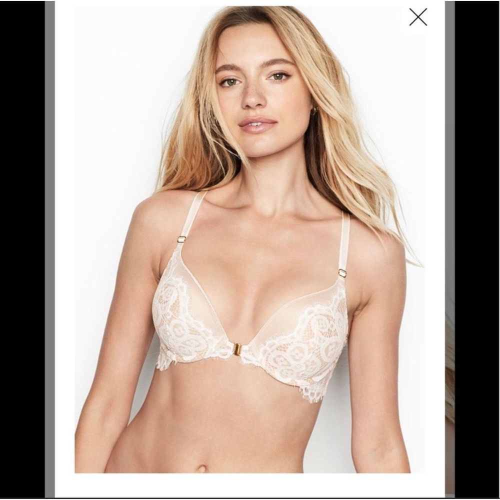 Victorias Secret Very Sexy front closure strappy push up
